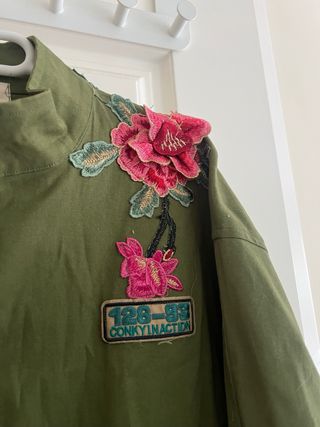 Chaqueta verde bordada flores talla s 
