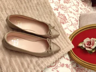 Bailarinas piel, oro viejo metalizado.