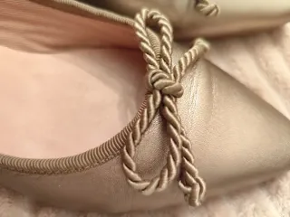 Bailarinas piel, oro viejo metalizado.