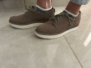 Zapatos Carmela Oxford Cordones Beige