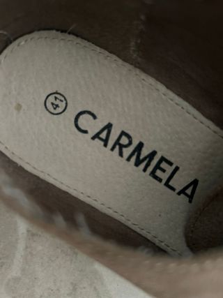 Zapatos Carmela Oxford Cordones Beige