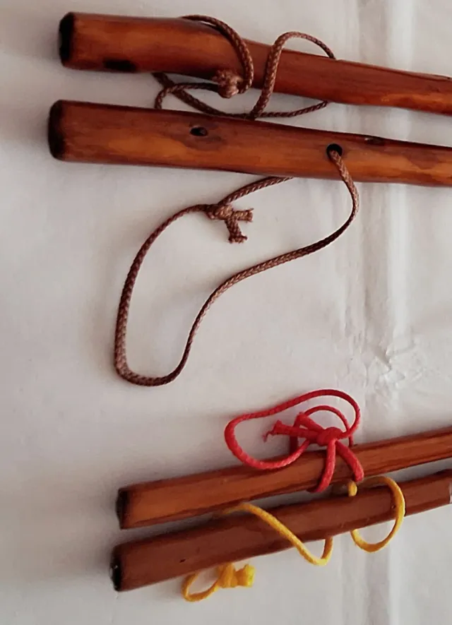 4 Bastones de madera nuevos,  de Senderismo 