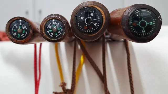 4 Bastones de madera nuevos,  de Senderismo 