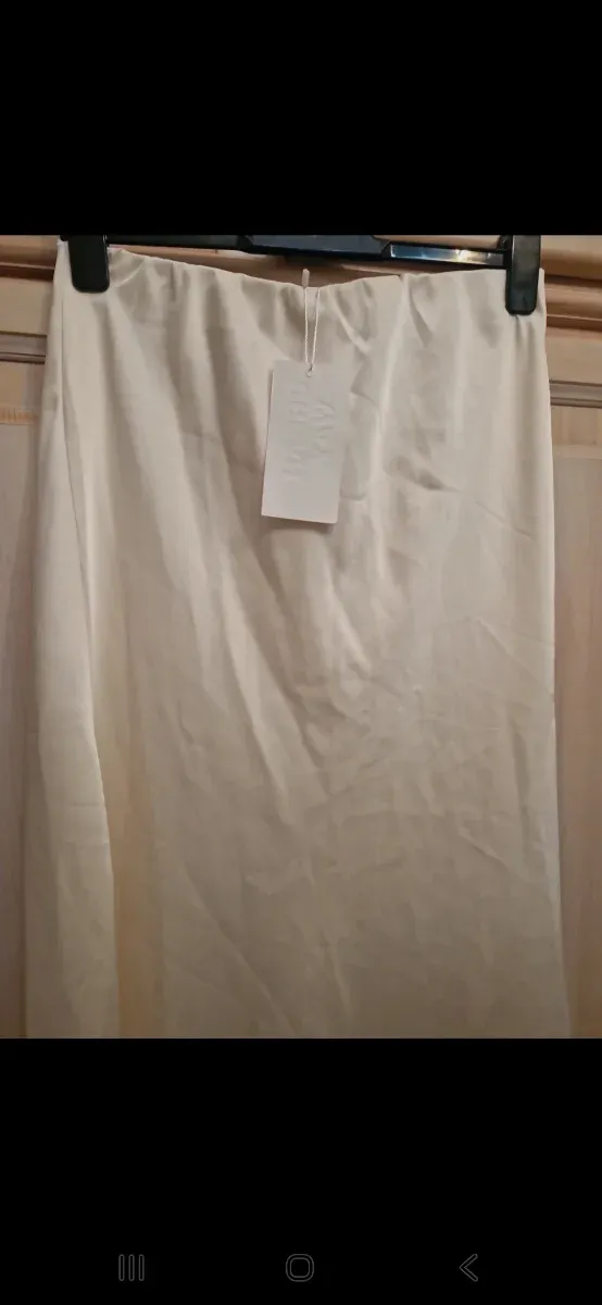 Falda larga satén beige