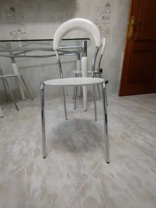 Mesa de cocina cristal y 4 sillas