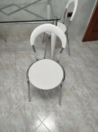 Mesa de cocina cristal y 4 sillas