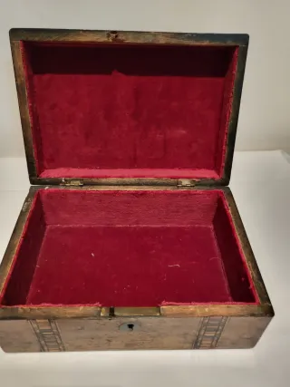 Antiguo joyero victoriano de madera