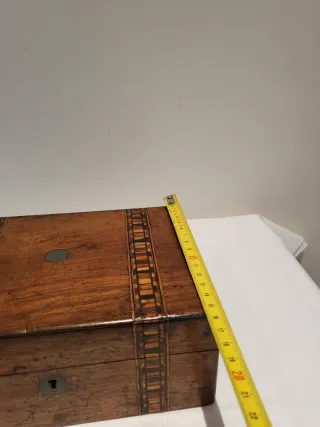 Antiguo joyero victoriano de madera