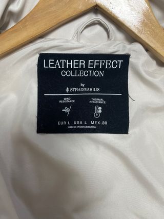 Abrigo efecto piel crema corte oversize un uso