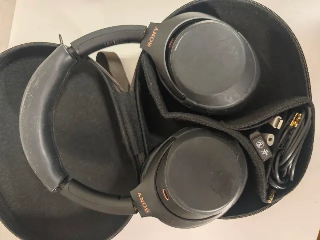 Sony WH1000XM4 Negros