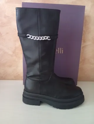 Stivali neri donna con catena