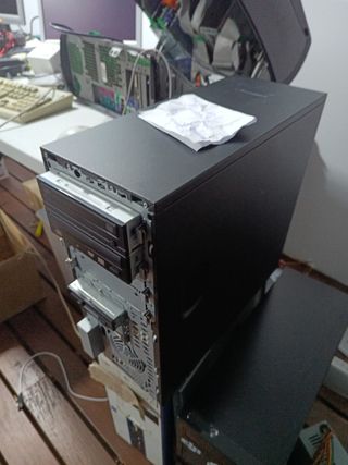 Caja de ordenador Torre