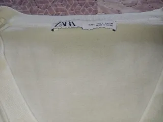 Jersey blanco cuello pico