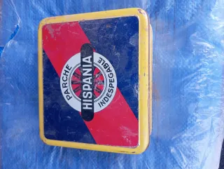 Caja antigua de chapa Hispana