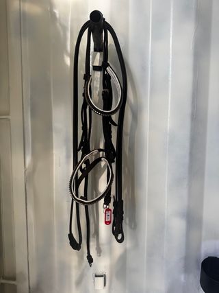 Cabezada Inglesa con adornos