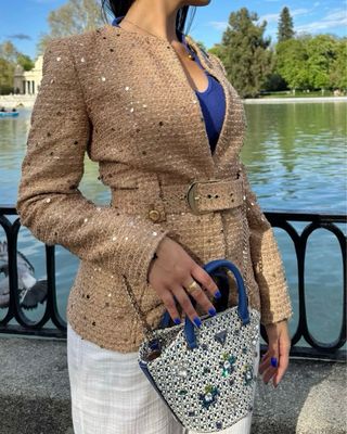 Chaqueta cinturón lentejuelas