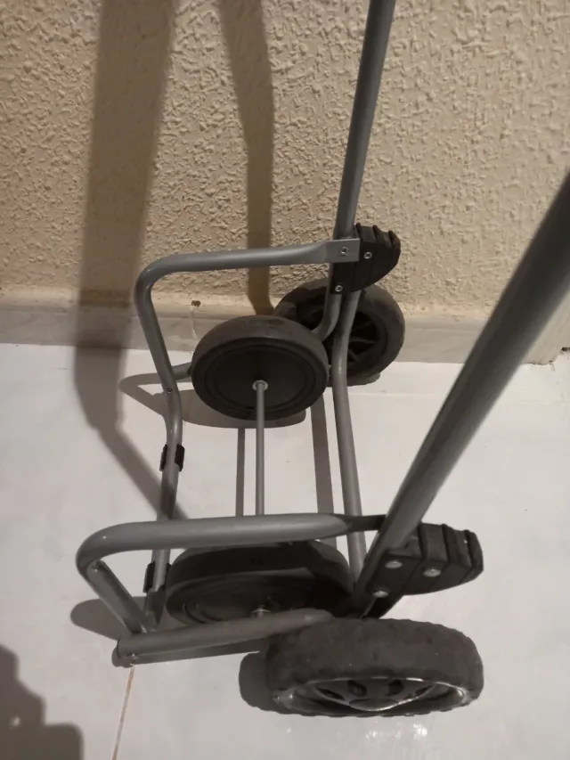 Ruedas y chasis de carrito