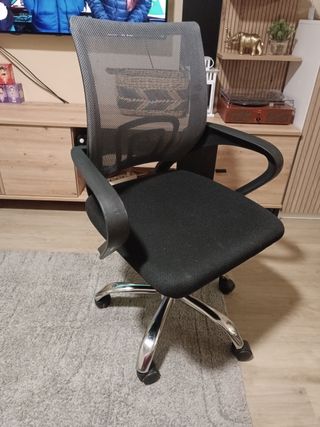 Silla de oficina ergonómica negra