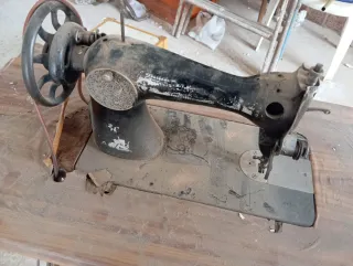 Máquina de coser Singer antigua