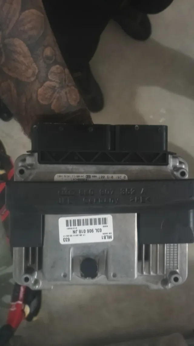 Centralita Audi Q5 03L 906 018 JN