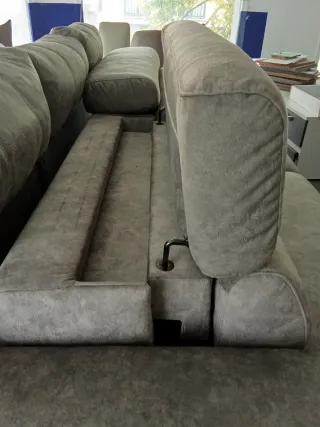 Sofá chaise longue gris a estrenar