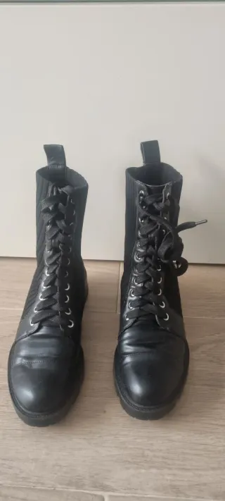 Botines Zara Piel y Elástico Negro