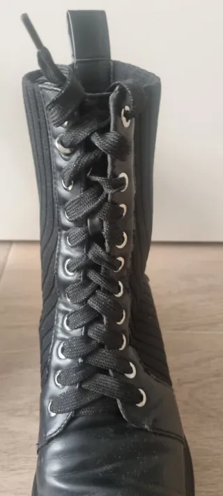 Botines Zara Piel y Elástico Negro