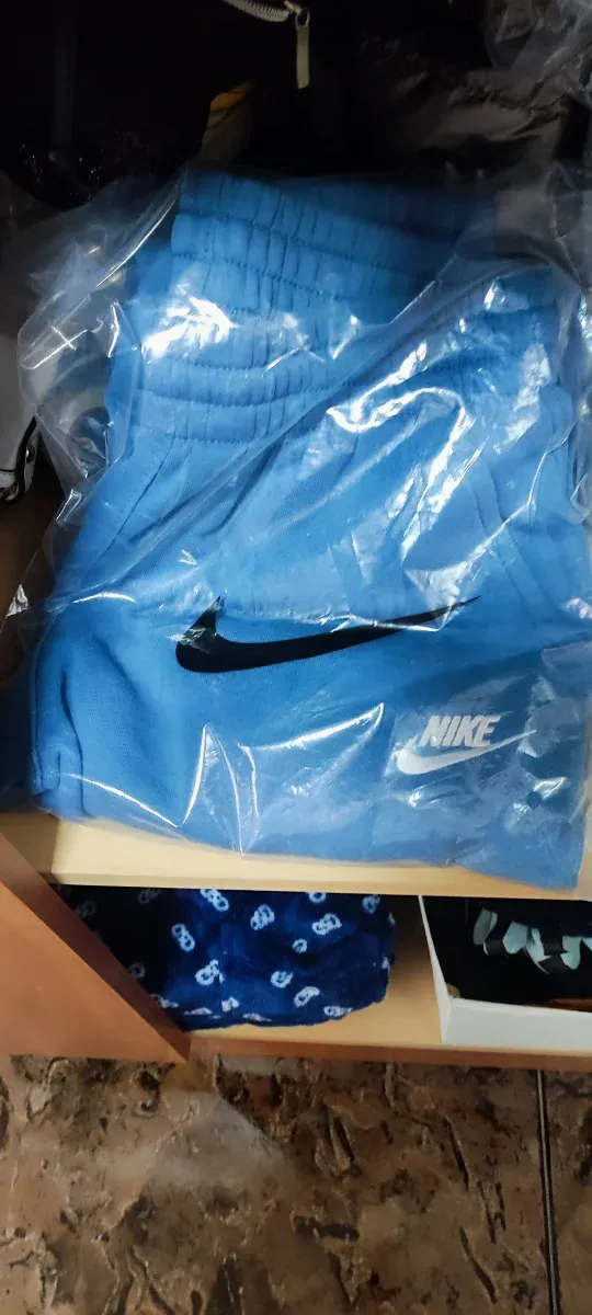 Pantalón chándal Nike azul, talla M de niño