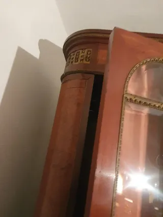 Armario antiguo 3 cuerpos madera y tela rosa