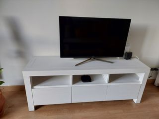 Salón completo: Muebles, mesas, sillas y lámparas