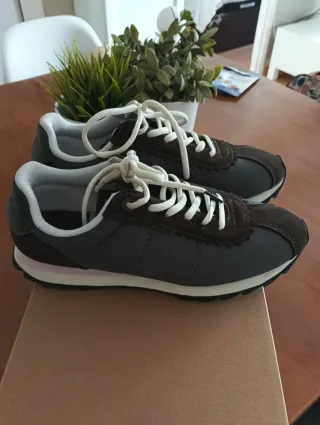 Zapatillas Bimba y Lola Marrón/Gris