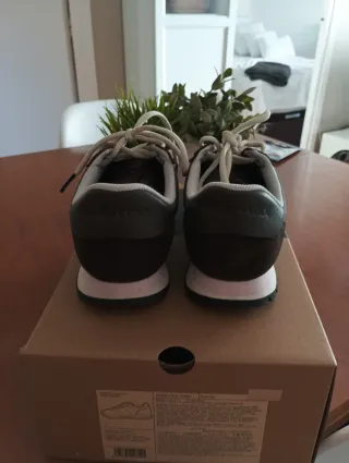 Zapatillas Bimba y Lola Marrón/Gris