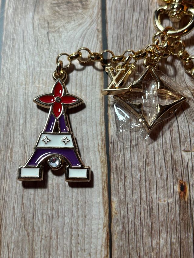 Llavero Louis Vuitton Torre Eiffel