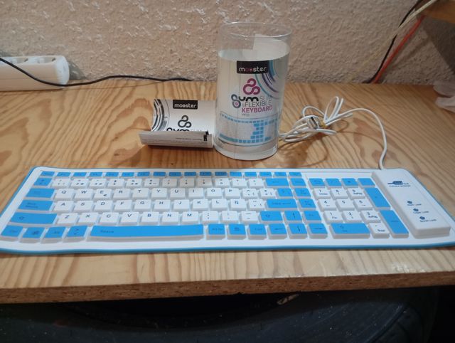 Teclado Goma Flexible Mooster Azul Blanco