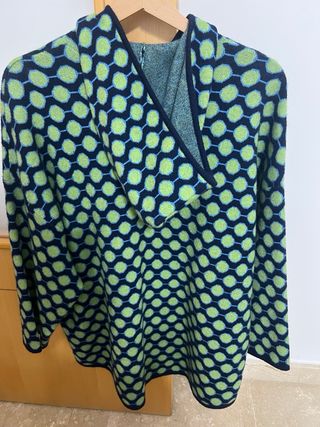 Poncho señora estampado geométrico da mucha talla 