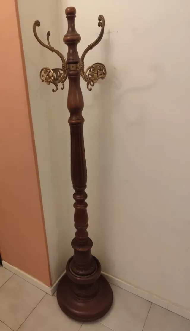 Attaccapanni a piantana legno e oro