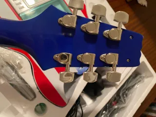Guitarra Reproductor de CD y radio  NUEVA en caja