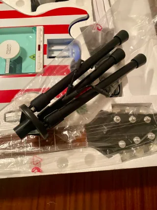 Guitarra Reproductor de CD y radio  NUEVA en caja