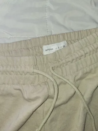 Pantalón chándal beige talla S