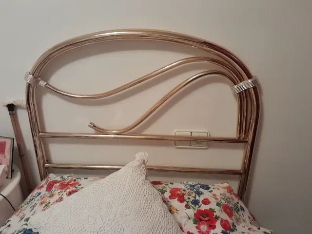 Dos Cabeceros de metal dorado para cama de 90 cm