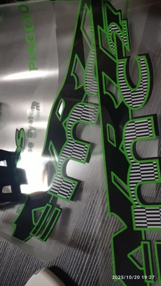 Adesivi NRG mc2 (DA RITAGLIARE A MANO)