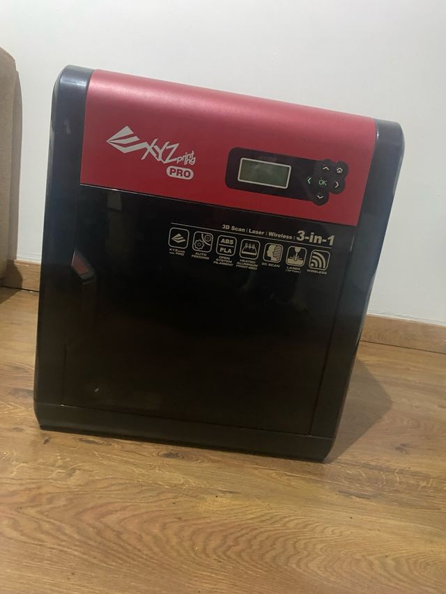 Máquina 3D XYZprinting Pro 3-en-1