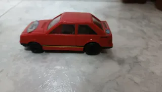 Coche de colección Ford Escort Rojo