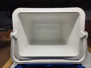 Nevera portátil azul