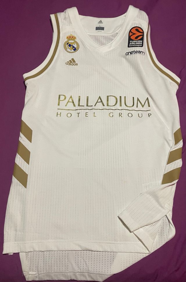Conjunto de Baloncesto del Real Madrid auténtico 