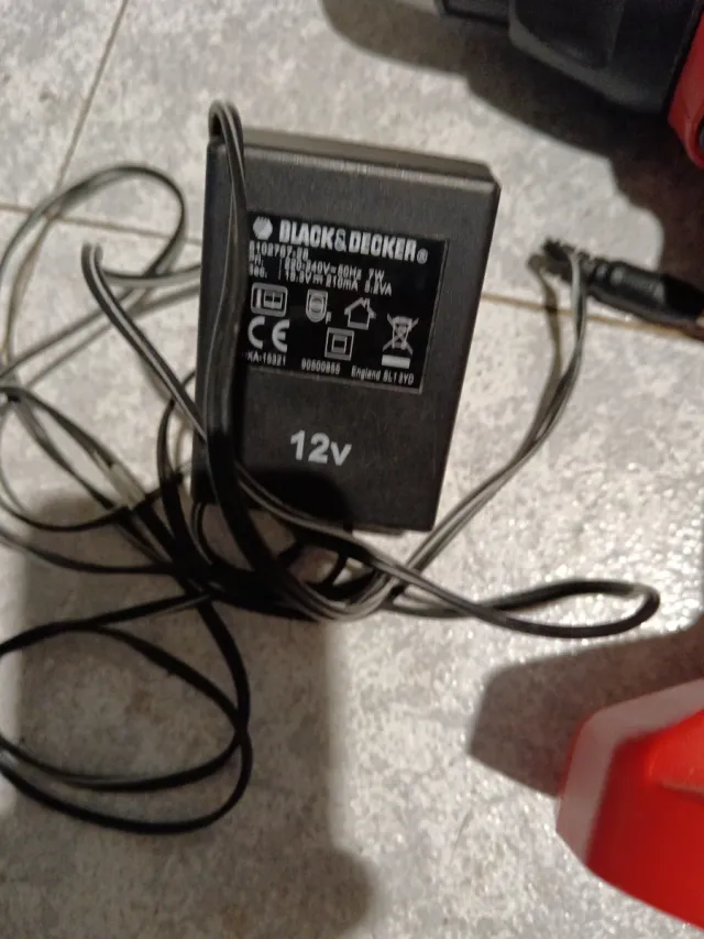 Taladro Black & Decker Rojo