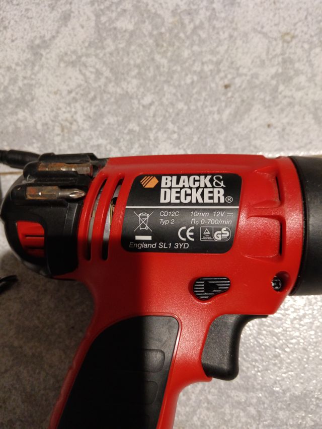 Taladro Black & Decker Rojo