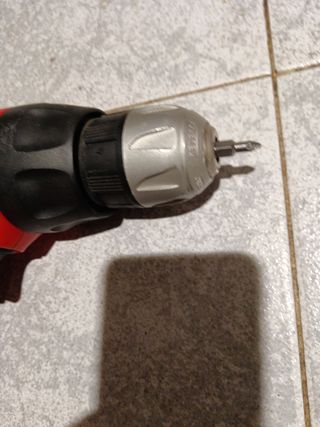 Taladro Black & Decker Rojo