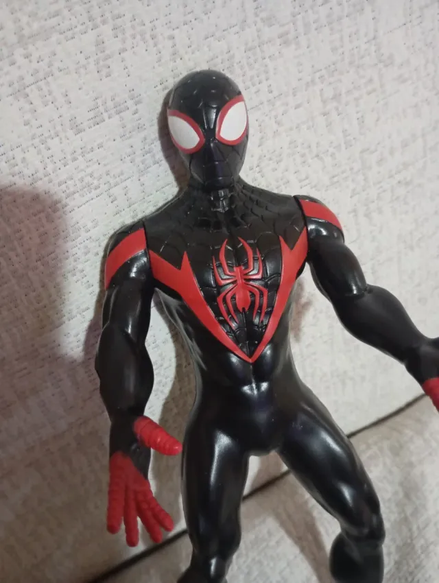 Muñeco Spiderman Miles Morales 23cm