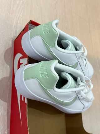 Nike Court Royale AC bianche verdi